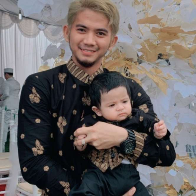 10 Artis Ini Tak Akui Anaknya Sendiri, Ada yang Minta Tes DNA, Terakhir Bikin Netizen Geram!