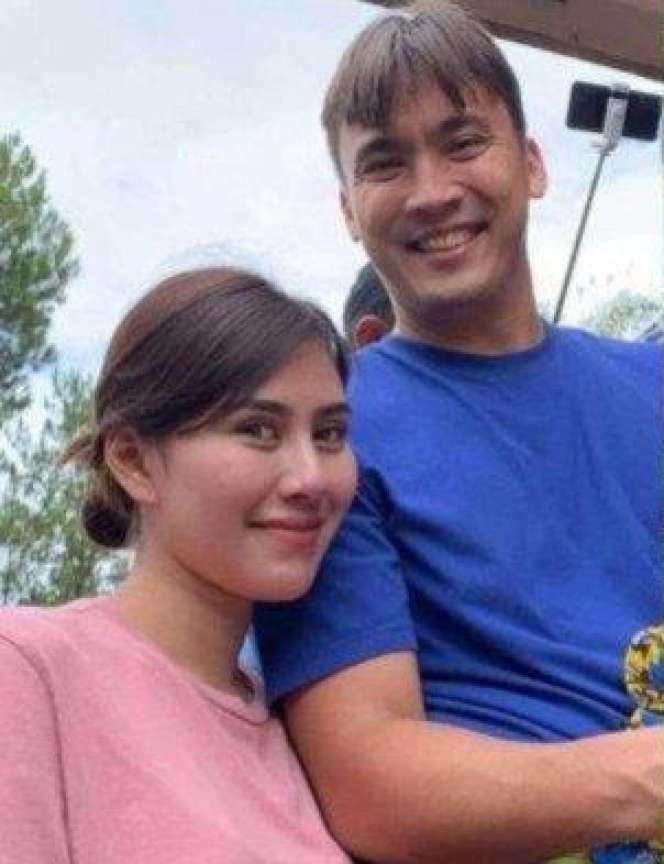 Viral Foto Diduga Syahnaz Sadiqah & Rendy Kjaernett Kepergok Makan Bareng di Warung Mie Ayam, Netizen: Aku Juga Ketemu!