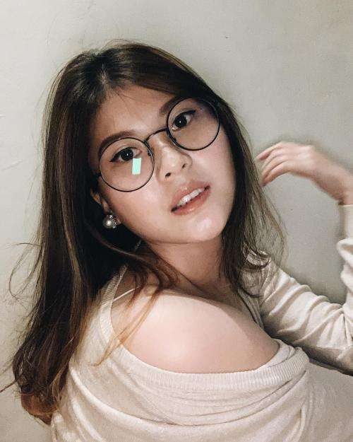 Potret Cantiknya Mitzi Abigail, Tunangan Pebulu Tangkis Anthony Ginting