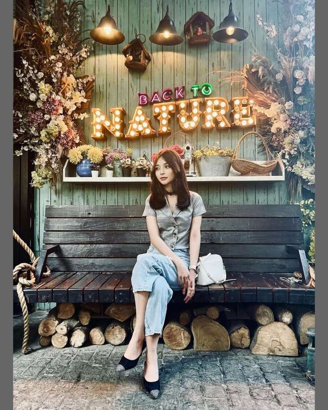 Dulu Pernah Jadi Bidan, Potret DJ Selvira yang Disebut 'Kembaran' Asmirandah