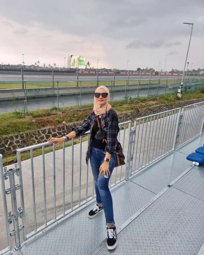 Potret Ade Maya Mantan Istri Ibnu Jamil yang Jarang Tersorot, Ternyata Atlet Voli Berprestasi!