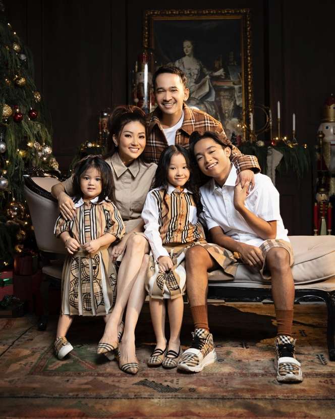 Artis Sultan Ini Dulunya Pernah Hidup Susah, Makan Sebungkus Mie Instan Hingga Jadi Cleaning Service, Kini Punya Rumah Puluhan Miliar!