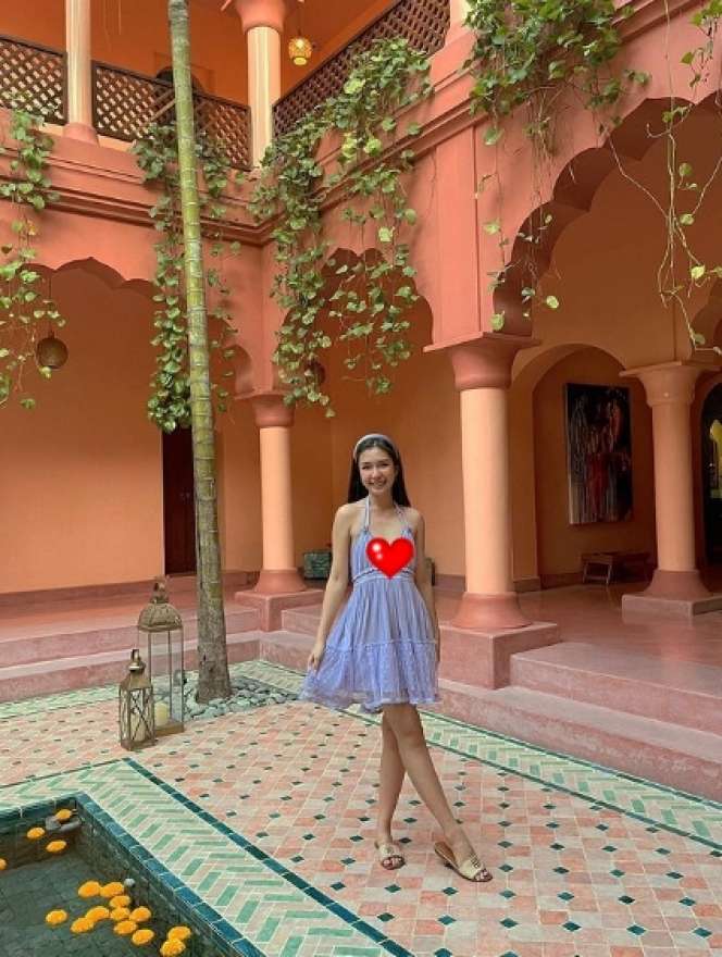 10 Potret Guru SD yang Kecantikannya Viral Bak Barbie, Kini Dihujat Langgar Privasi Murid