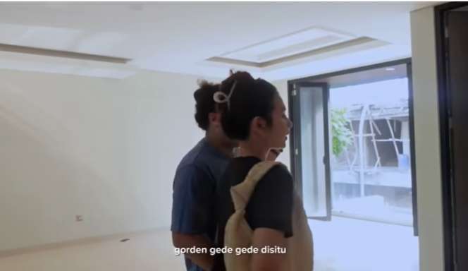 Potret Pembangunan Rumah Baru Indah Permatasari dan Arie Kriting, Desainnya Super Mewah, Siap Ditempati Dalam Waktu Dekat!