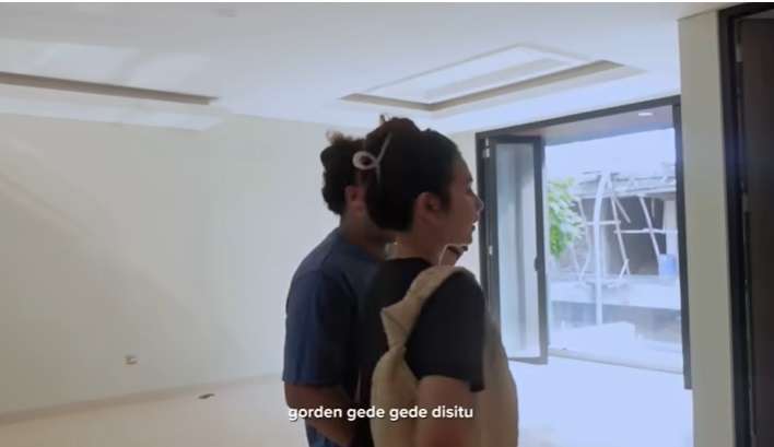 Potret Pembangunan Rumah Baru Indah Permatasari dan Arie Kriting, Desainnya Super Mewah, Siap Ditempati Dalam Waktu Dekat!