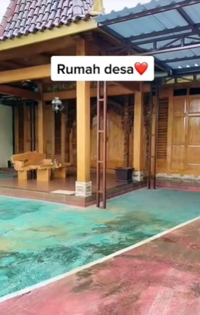 Viral Rumah Mewah Bak Istana Keraton di Kampung, Dikira Milik Pejabat Ternyata Kuli Bangunan, Ini Potretnya