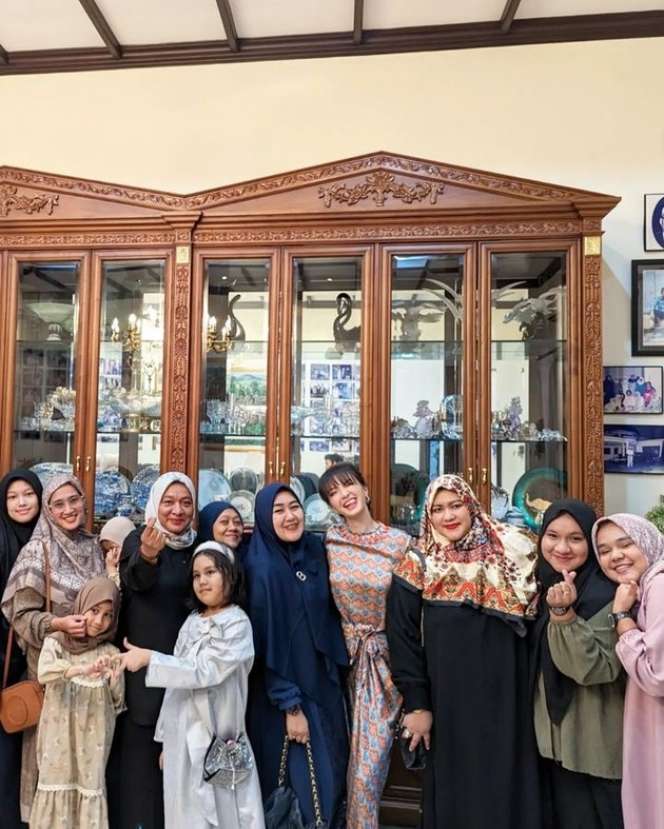 10 Potret Rumah Raline Shah di Kampung, Ada Kebun Binatang Pribadi, Netter: Ini Baru Keluarga Sultan!
