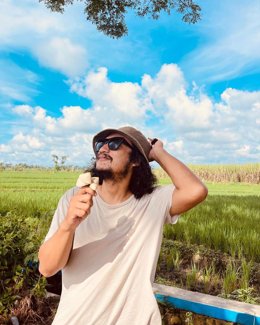 Komedian Ternama Ini Pilih Balik Kampung Demi Rawat Ibu, Kini Menepi dari Dunia Hiburan dan Buka Usaha Warung!