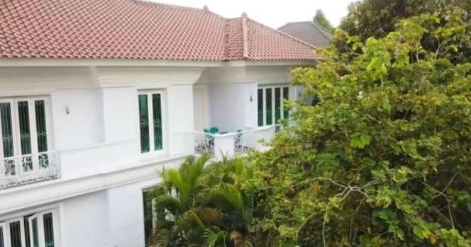 Pria Miskin ini Dulu Tidur Beralas Tikar, Kini Jadi Artis `Sultan`, Punya Rumah Rp20 M, 77 Bisnis & Koleksi Mobil Sport, Siapa Dia?