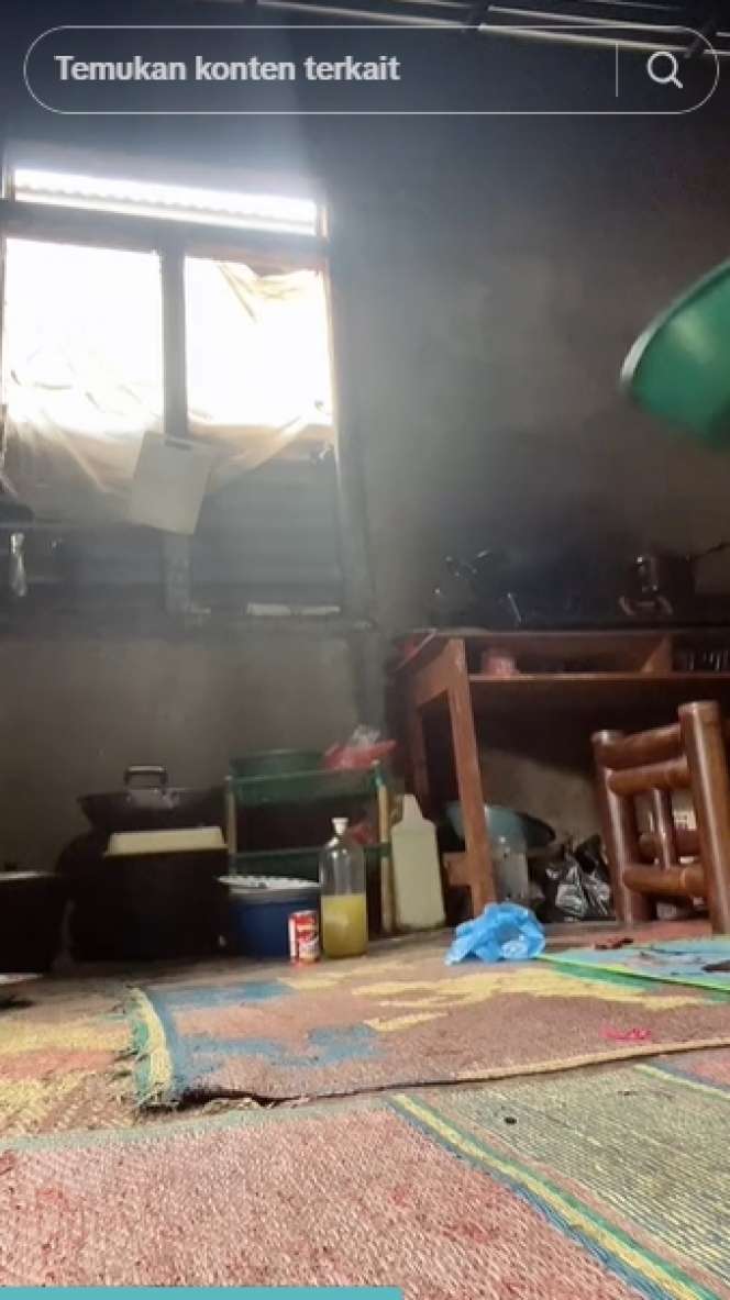 10 Potret Rumah Tiktoker Popo Barbie, Viral Video Syur dengan Patung, Kumuh Berantakan & Dinding Masih Batu Bata