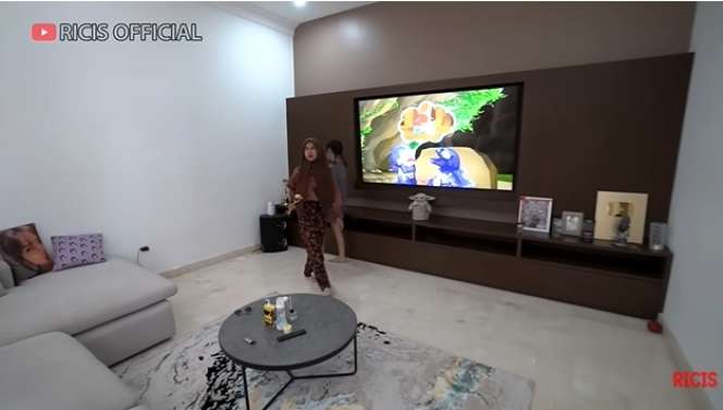 12 Adu Mewah Rumah Fuji VS Marsha Aruan, Kini Akrab Bak Bestie, Masih Tajir Sang Selebgram?