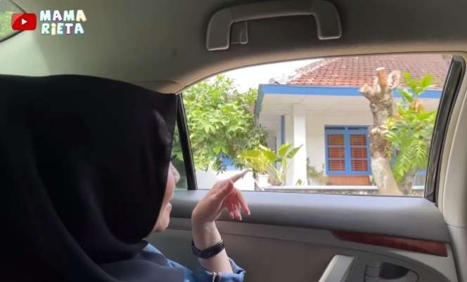 Potret Rieta Amilia Pulang Kampung ke Yogyakarta, Rumah Masa Kecilnya Berada di Komplek Elit 