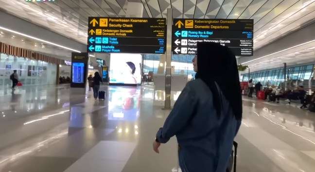 Potret Rieta Amilia Pulang Kampung ke Yogyakarta, Rumah Masa Kecilnya Berada di Komplek Elit 