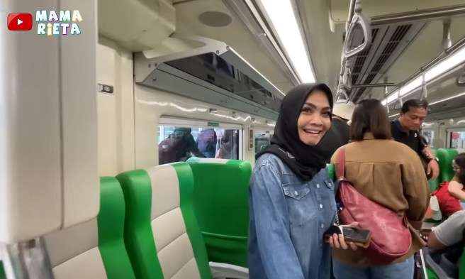 Potret Rieta Amilia Pulang Kampung ke Yogyakarta, Rumah Masa Kecilnya Berada di Komplek Elit 