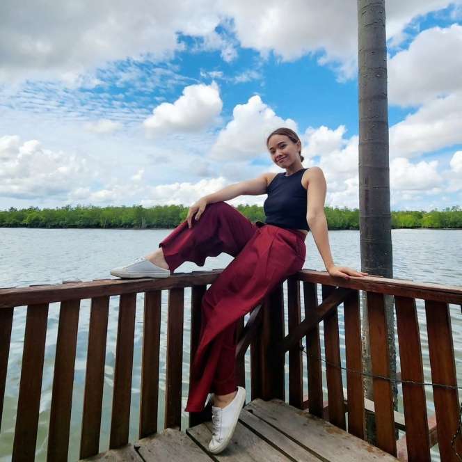 Jarang Muncul di TV, Potret Terbaru Winda Viska Pemeran Saschya Sitkom OB, Makin Body Goals 