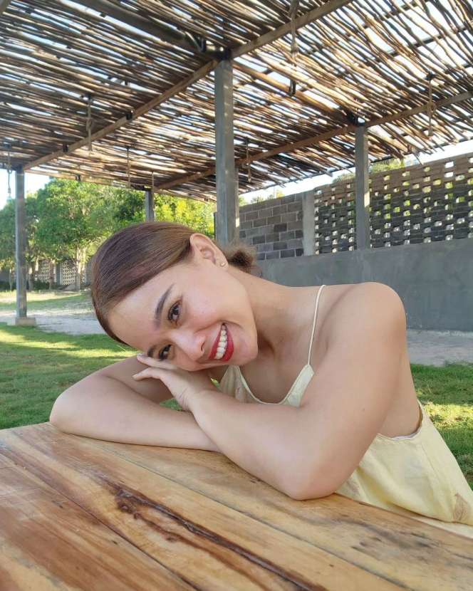 Jarang Muncul di TV, Potret Terbaru Winda Viska Pemeran Saschya Sitkom OB, Makin Body Goals 