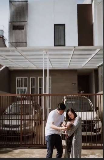 Pasangan Kekasih Ini Nekat Beli Rumah Tua Untuk Direnovasi, Tak Disangka Endingnya Malah Kayak Gini…