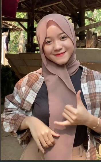 Tiktoker Cantik Ini Dihujat Punya Gaya Elite Tapi Rumah Sulit, Kini Bungkam Haters dengan Cara Terbaik!