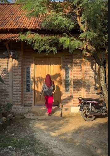 Tiktoker Cantik Ini Dihujat Punya Gaya Elite Tapi Rumah Sulit, Kini Bungkam Haters dengan Cara Terbaik!