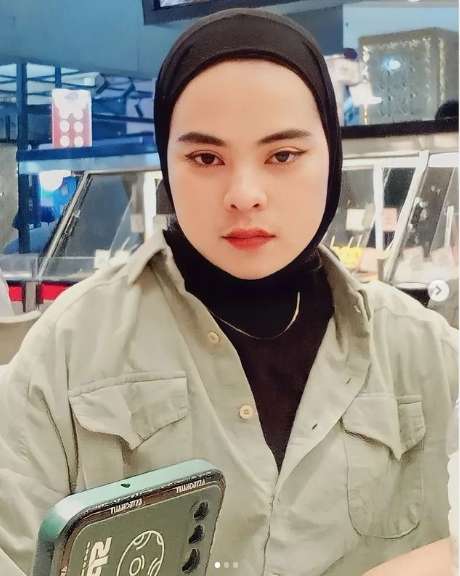 Viral Satpam Cantiknya Bak Bidadari, Ternyata Dulu Gagal Jadi Polwan, Lihat Potretnya Auto Terpikat