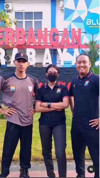 Viral Satpam Cantiknya Bak Bidadari, Ternyata Dulu Gagal Jadi Polwan, Lihat Potretnya Auto Terpikat
