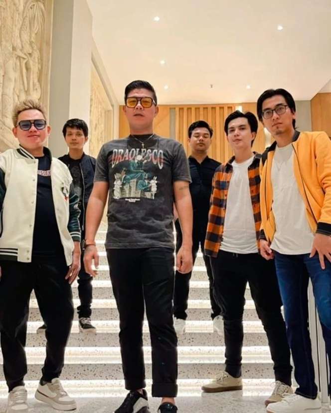 Vokalis Band Ternama Ini Pernah Hidup Pontang-panting, Jadi Petani Hingga Tawarkan Diri Jadi Sopir, Kini Nasibnya Berubah Drastis!