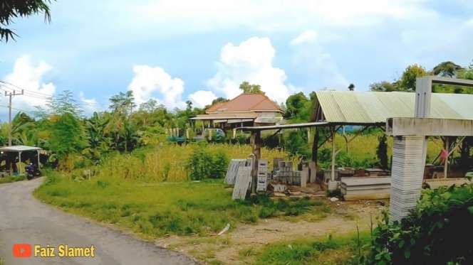 Potret Kampung Unik di Madura, Isinya TKI Arab Saudi, Deretan Rumah Mewah dan Pekarangan Super Luas Malah Bikin Salfok!