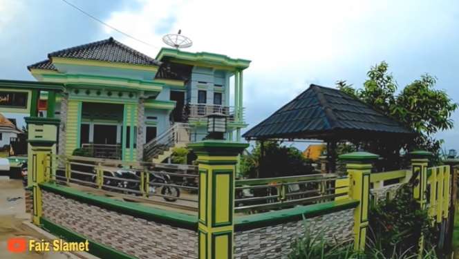 Potret Kampung Unik di Madura, Isinya TKI Arab Saudi, Deretan Rumah Mewah dan Pekarangan Super Luas Malah Bikin Salfok!