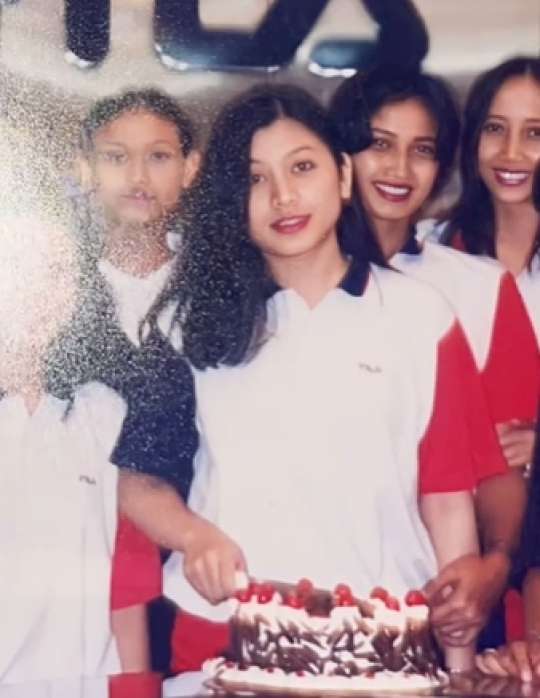 Gadis ini Pamer Foto Ibunya Saat Muda, Ternyata Primadona Tercantik di Zamannya, Ini Potretnya Bak Artis