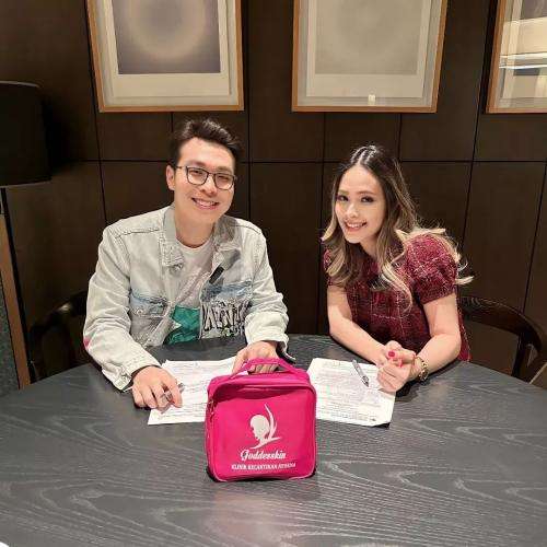 Potret Penampilan Terbaru Lady Nayoan yang Bikin Rendy Kjaernett Nyesel!