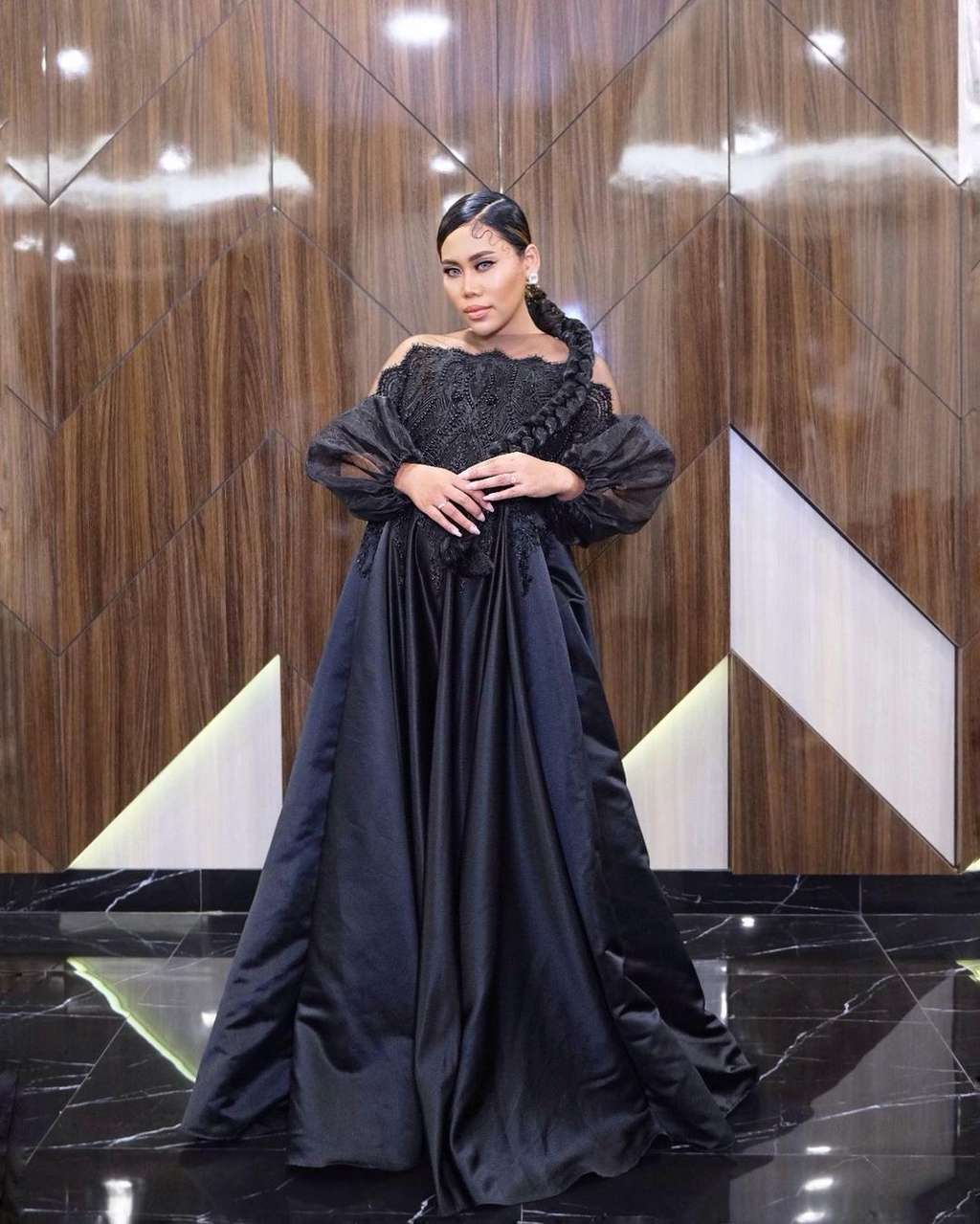 Potret Sederet Artis yang Memiliki Kulit Eksotis, Bukti Cantik Tak Harus Putih!