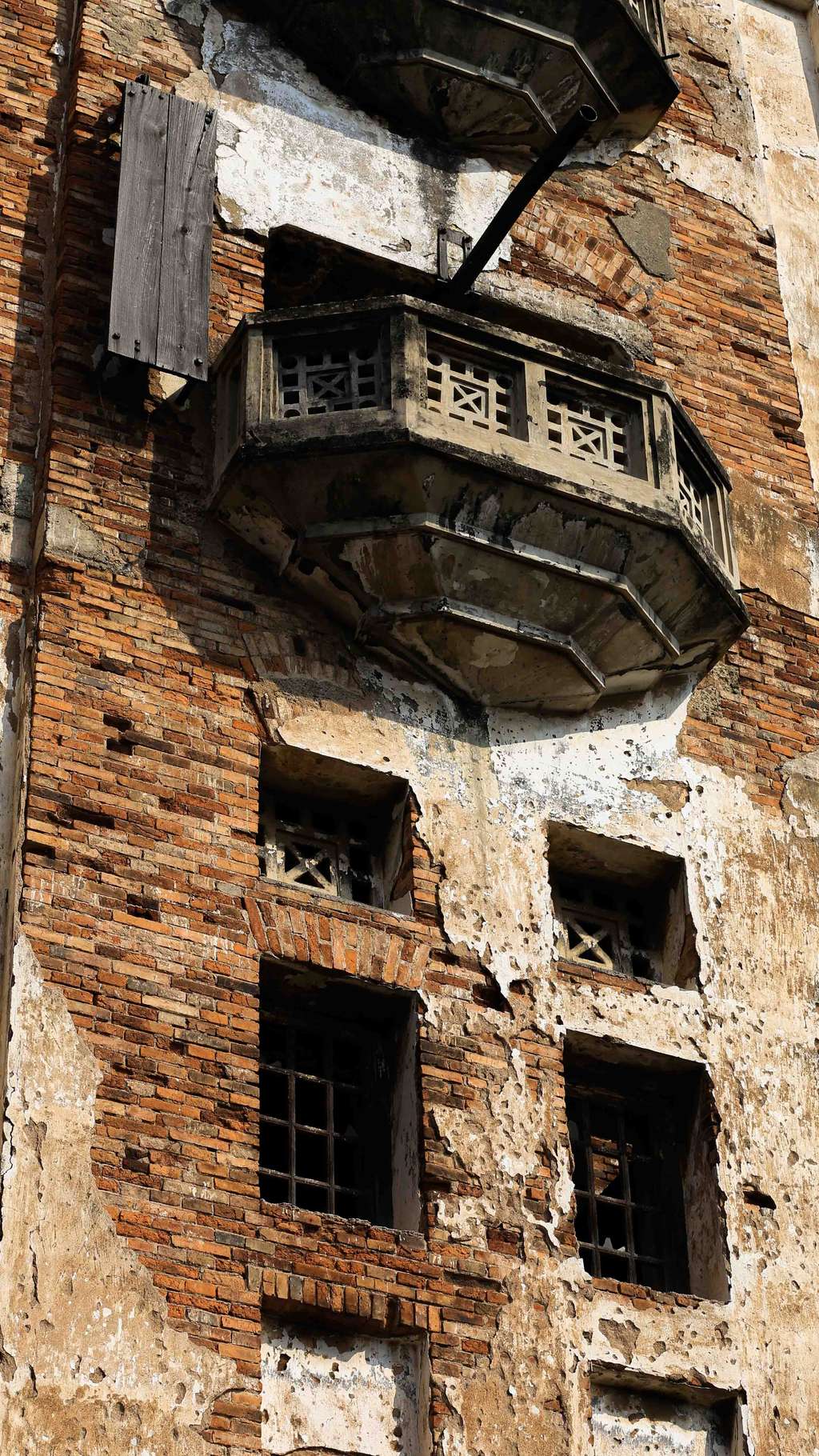 FOTO: Penampakan Menara Air Kuno di Manggarai, Berusia Tiga Abad 