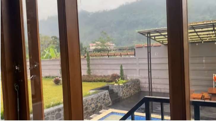 10 Potret Villa Mewah yang Diklaim Milik Mayang & Doddy Sudrajat, Lampu Rp200 Juta Lantai Marmer, Netizen: Halu!