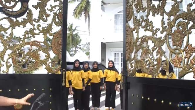 10 Potret Rumah Mami Sultan Palembang, Bak Istana di Tengah Kampung, Raffi Ahmad Lewat!
