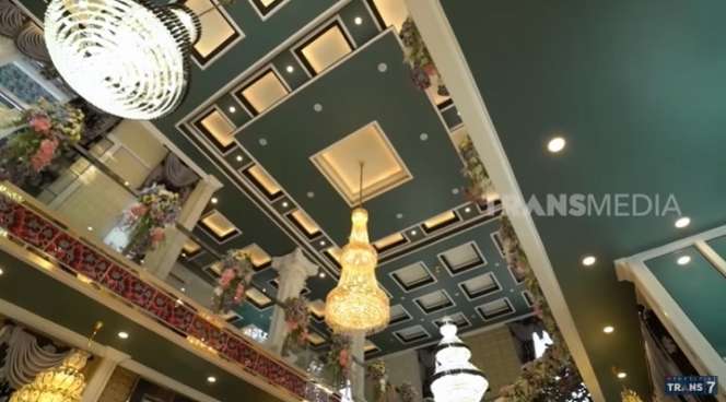 10 Potret Rumah Mami Sultan Palembang, Bak Istana di Tengah Kampung, Raffi Ahmad Lewat!