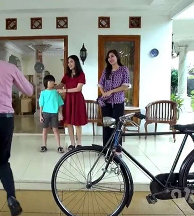 9 Potret Kebersamaan Syahnaz Sadiqah & Lady Nayoan yang Jarang Tersorot, Ternyata Dulu Sahabat!