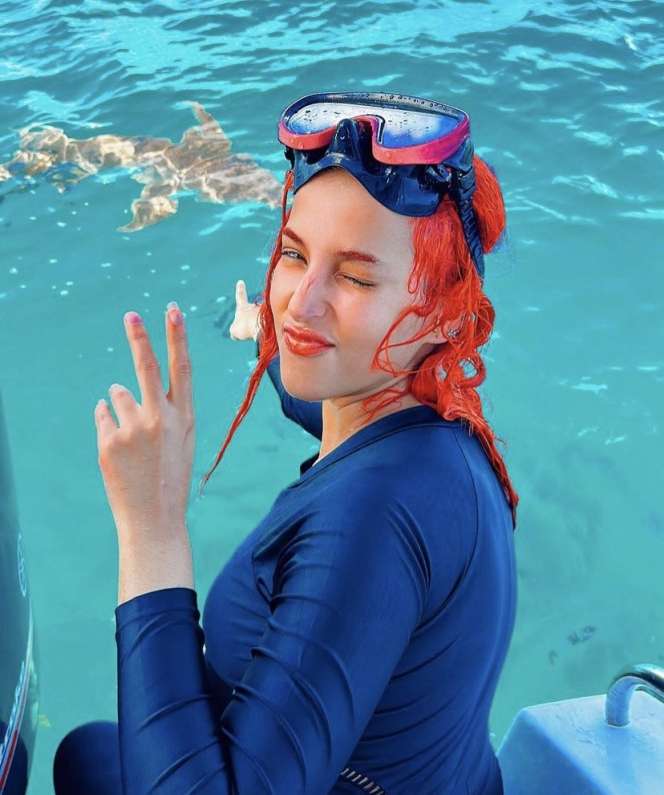 Potret Tasya Farasya Snorkeling di Maldives 'Bareng' Ikan Hiu 