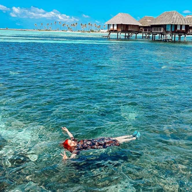 Potret Tasya Farasya Snorkeling di Maldives 'Bareng' Ikan Hiu 
