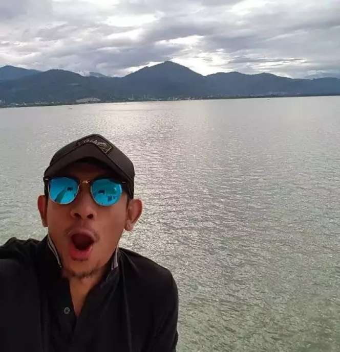 Aktor Ngetop Ini Dulu Punya Karier Cemerlang, Kini Hidupnya Memprihatinkan Hingga Galang Dana Untuk Operasi Sang Istri!