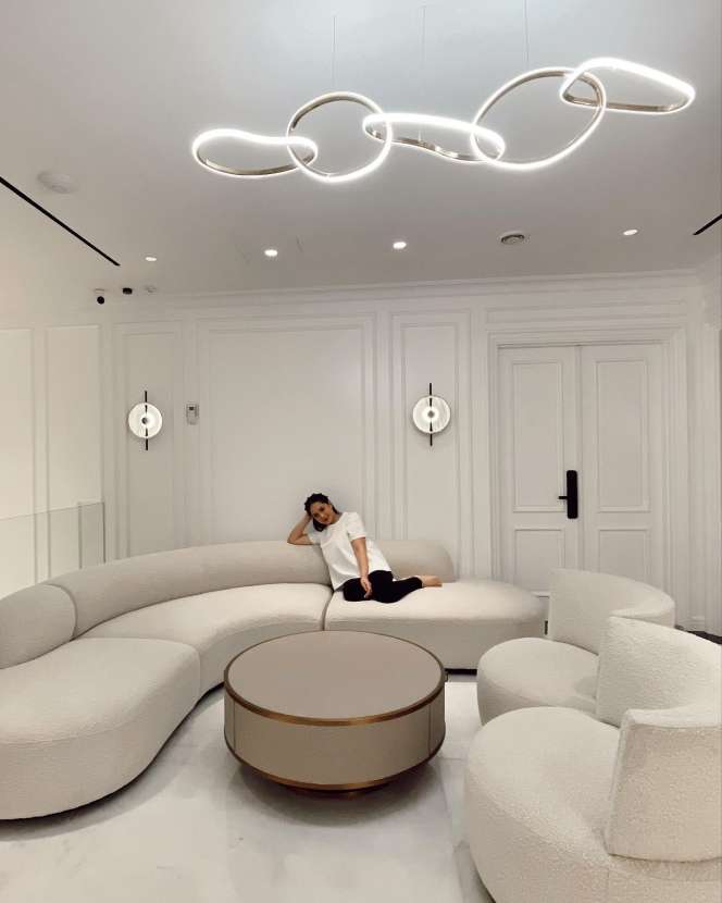 Tak Disangka Bocah Imut Ini Jadi Artis Papan Atas Indonesia, Punya Bisnis Beragam Hingga Bangun Rumah Puluhan Miliar, Kini Dijuluki Sultan!