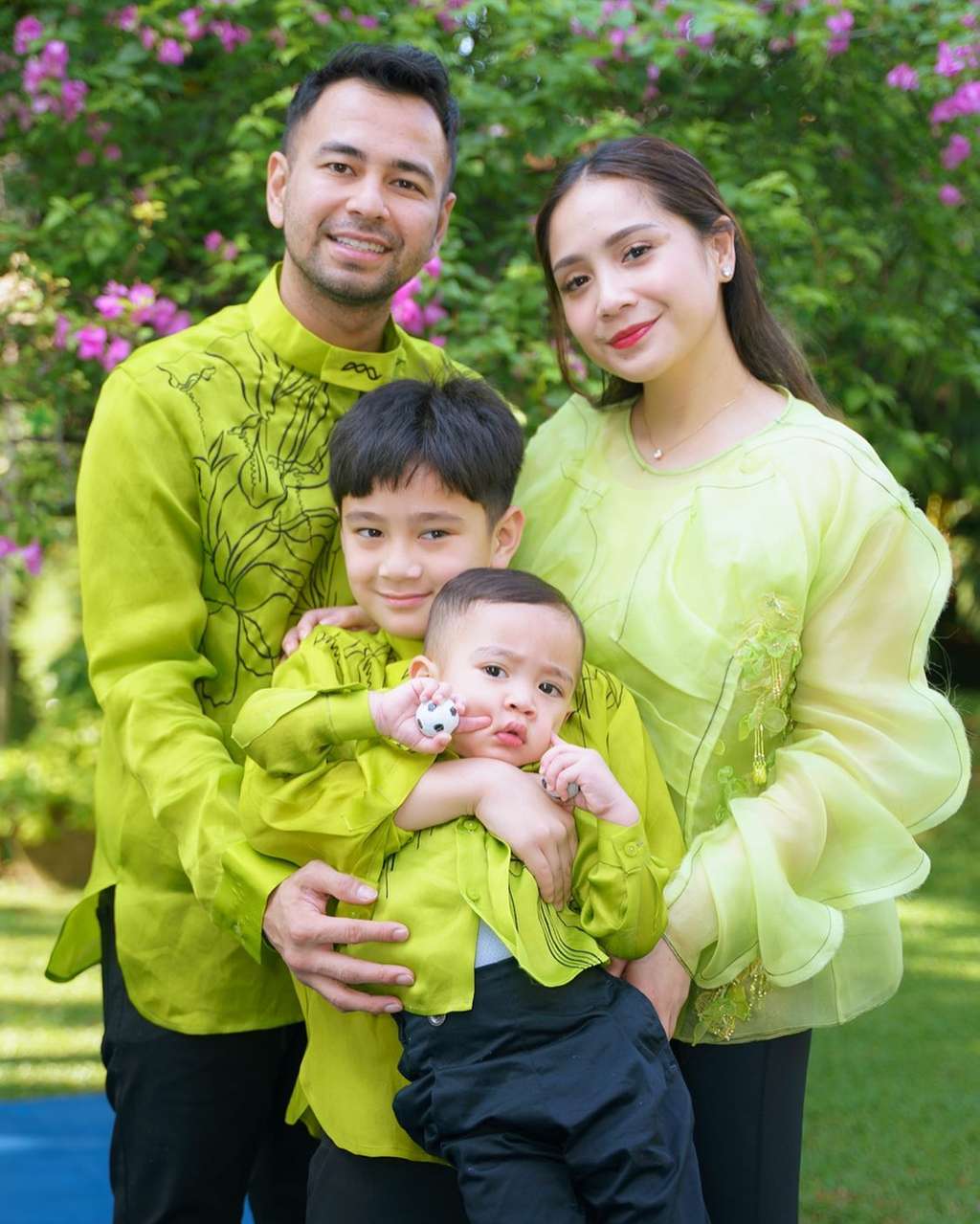 Tak Disangka Bocah Imut Ini Jadi Artis Papan Atas Indonesia, Punya Bisnis Beragam Hingga Bangun Rumah Puluhan Miliar, Kini Dijuluki Sultan!
