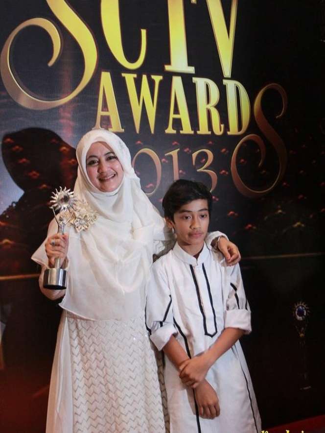 Bocah ini Anak Artis & Ustaz Ternama, Ayahnya Wafat, Rumah Dibakar Orang, Kini Jadi Aktor Ganteng dan Top Abis, Ini Potretnya