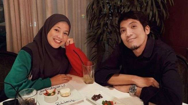 Sederet Artis yang Nikah Terpaut Usia Jauh hingga Berujung Cerai