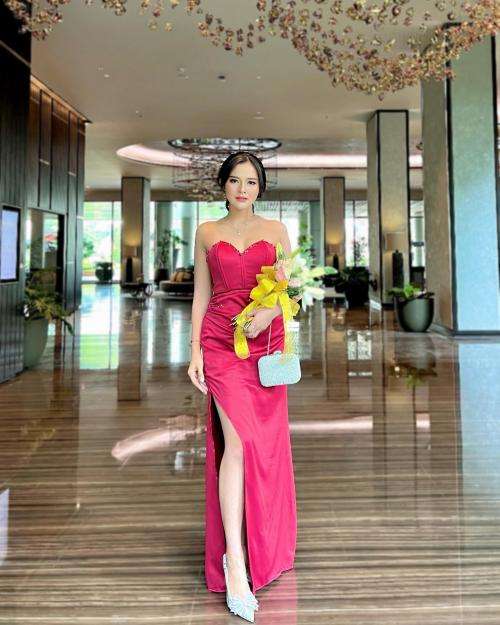 Potret Pacar Baru Denny Caknan, Bella Bonita yang Hobi Olahraga Berkuda