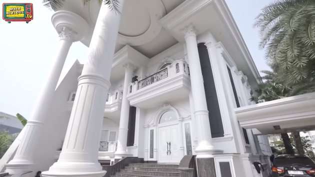Adu Mewah Rumah Putri Ariani di Yogyakarta VS Jakarta, Bak Istana Putih Kerajaan, Ternyata Pemberian Seorang Pengusaha!