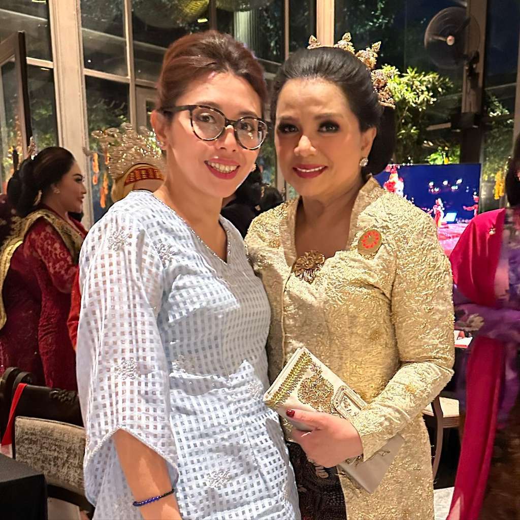 Sosok yang Dipeluk Nike Ardilla Ini Ternyata Bukan Orang Sembarangan, Cucunya Presiden Soeharto, Kini Jadi Konglomerat