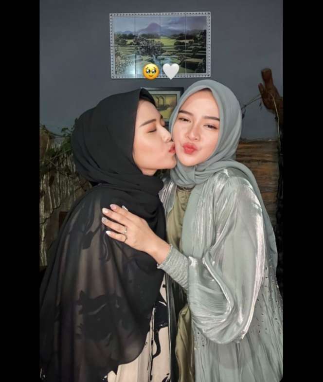 Jelang Nikah dengan Denny Caknan, Potret Bella Bonita Tampil Berhijab