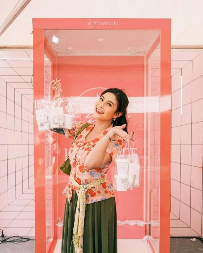 Potret Sederet Artis Pacaran sama Brondong Berakhir Putus