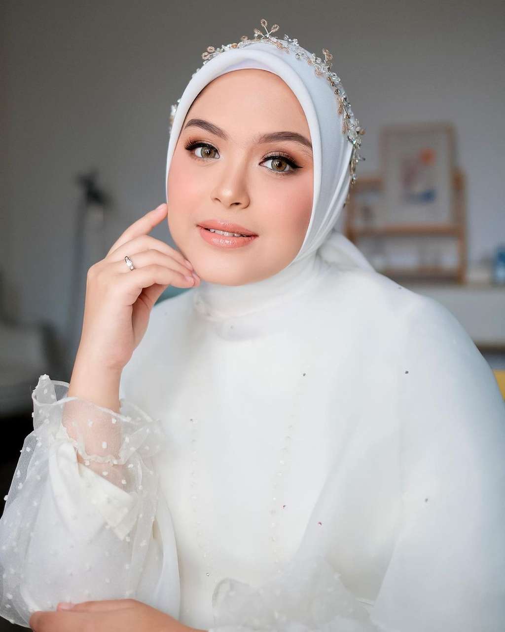 Potret Sederet Artis Pacaran sama Brondong Berakhir Putus