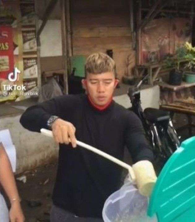 Potret Artis yang Tinggalkan Dunia Hiburan, Ada yang Jadi Tukang Giling Jagung